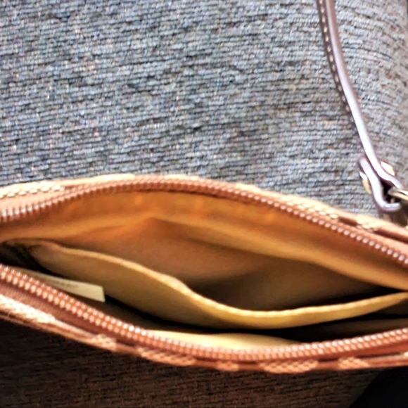 Coach Park Signature Small Wristlet (Coach Outlet #F49471) - Picture 2 of 5